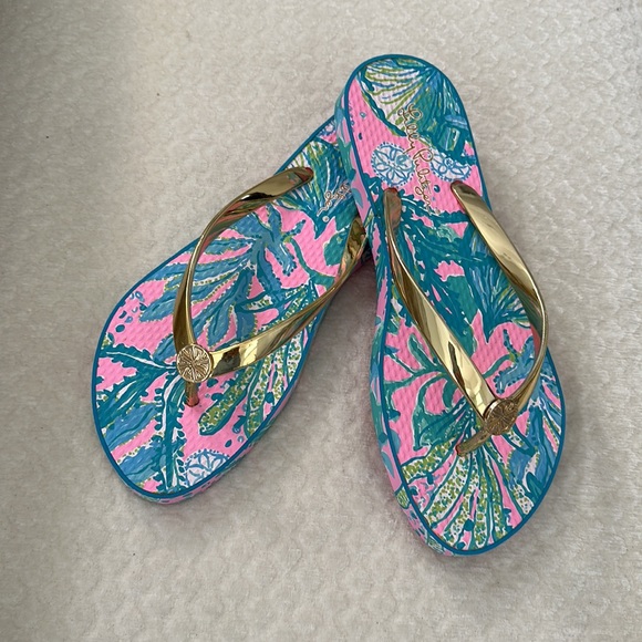 Lilly Pulitzer sandals - Picture 2 of 3